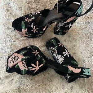 Rebecca Minkoff- Embroidered platform heels, black floral, size 6